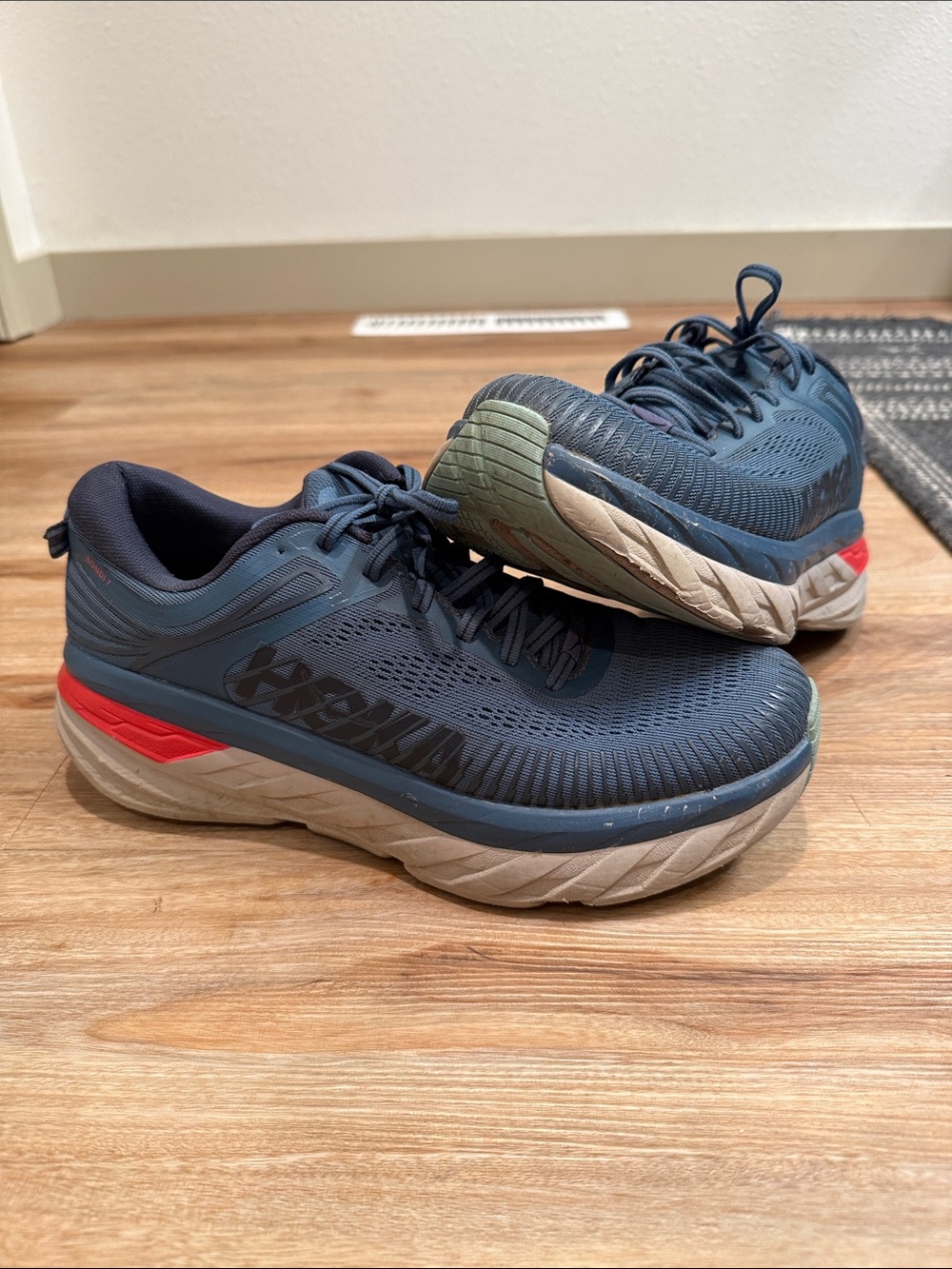 Hoka Men’s Bondi 7